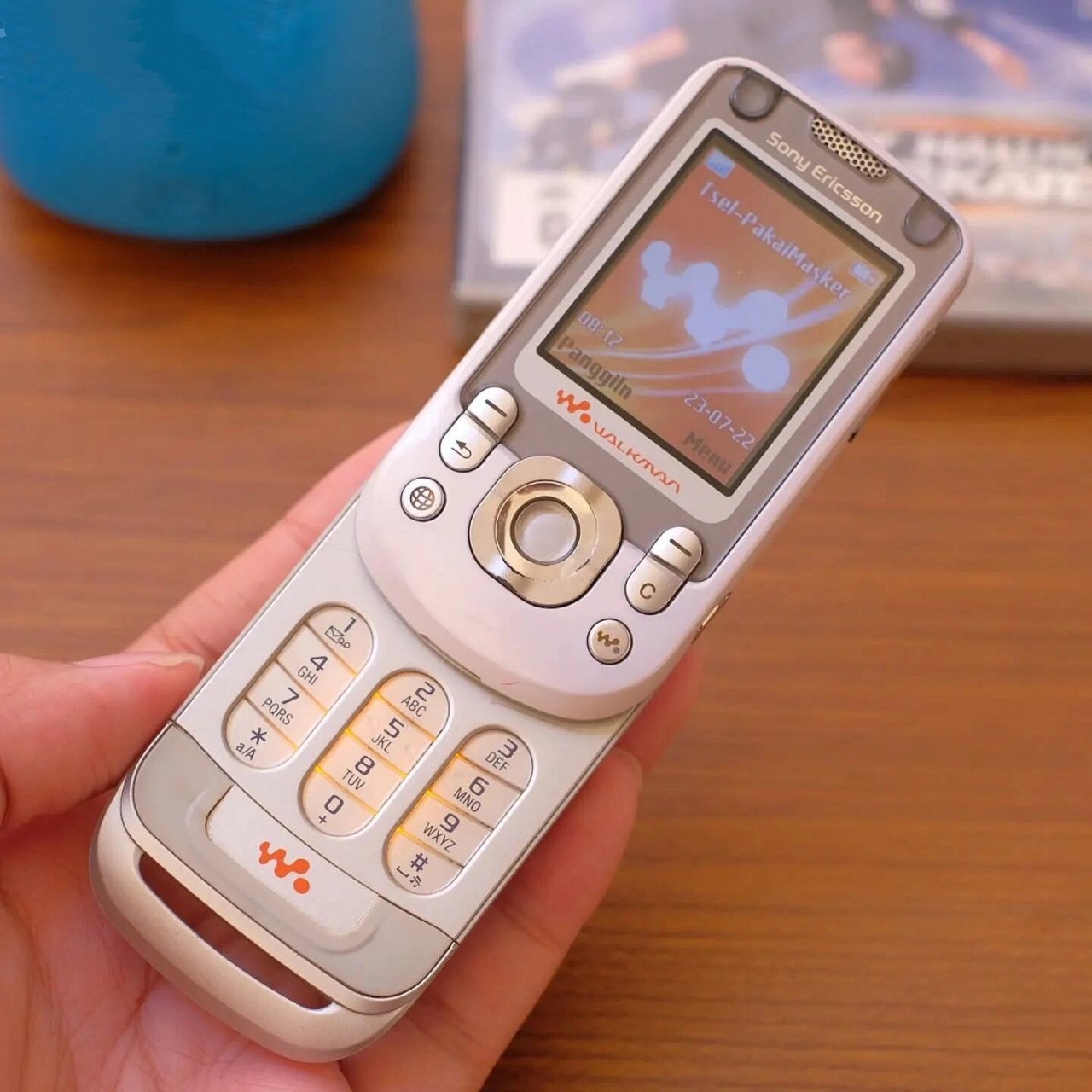 sony ericsson w550c颜值担当 2005年索尼爱立信颜值3兄弟w550c w810c