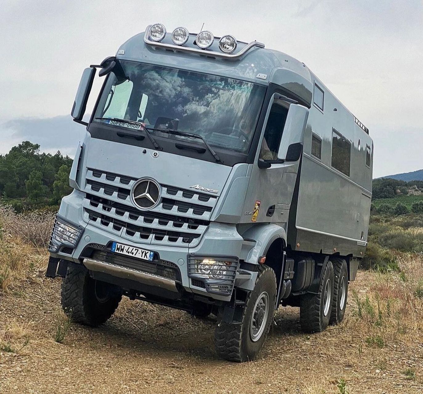 奔驰arocs 3343 6x6越野房车 法国3ccartier出品(转自ins)越野房车