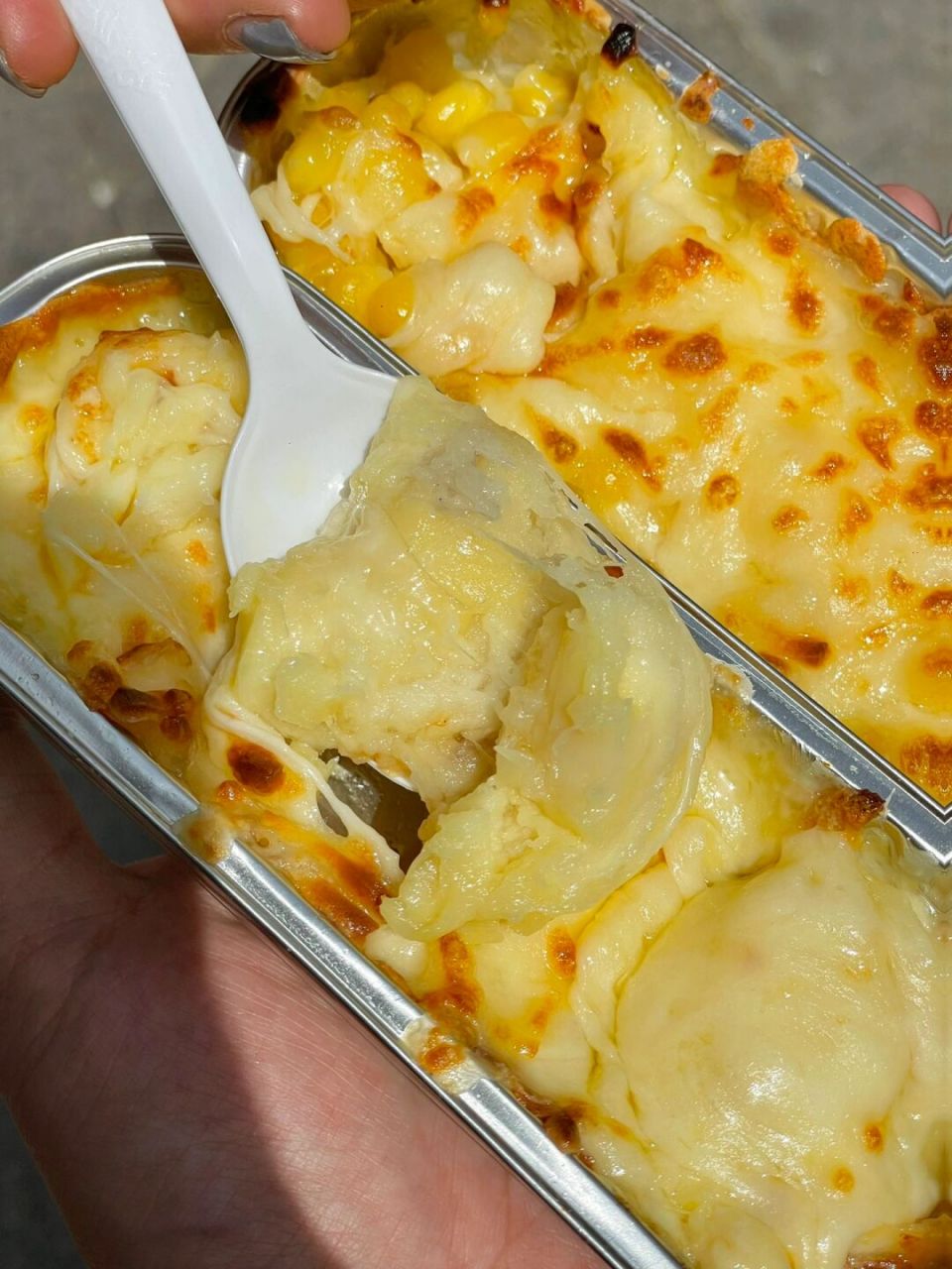 拉丝超长的芝士烤榴莲 香到流泪01 不会还有人没吃过芝士烤榴莲吗?