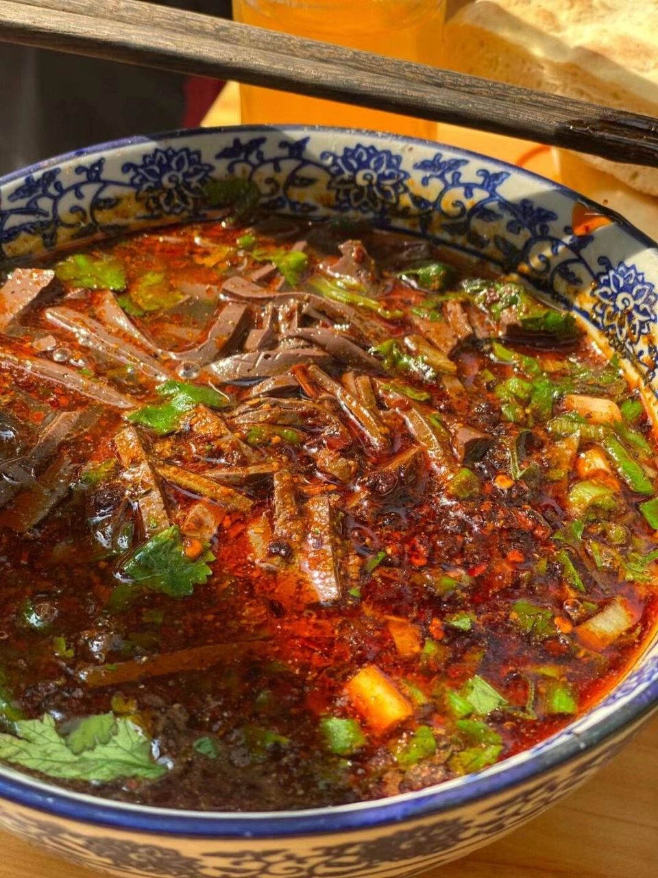 路过发一下# 	 外地来朋友,套路之一就是小南门里,惠记粉汤羊血,各种