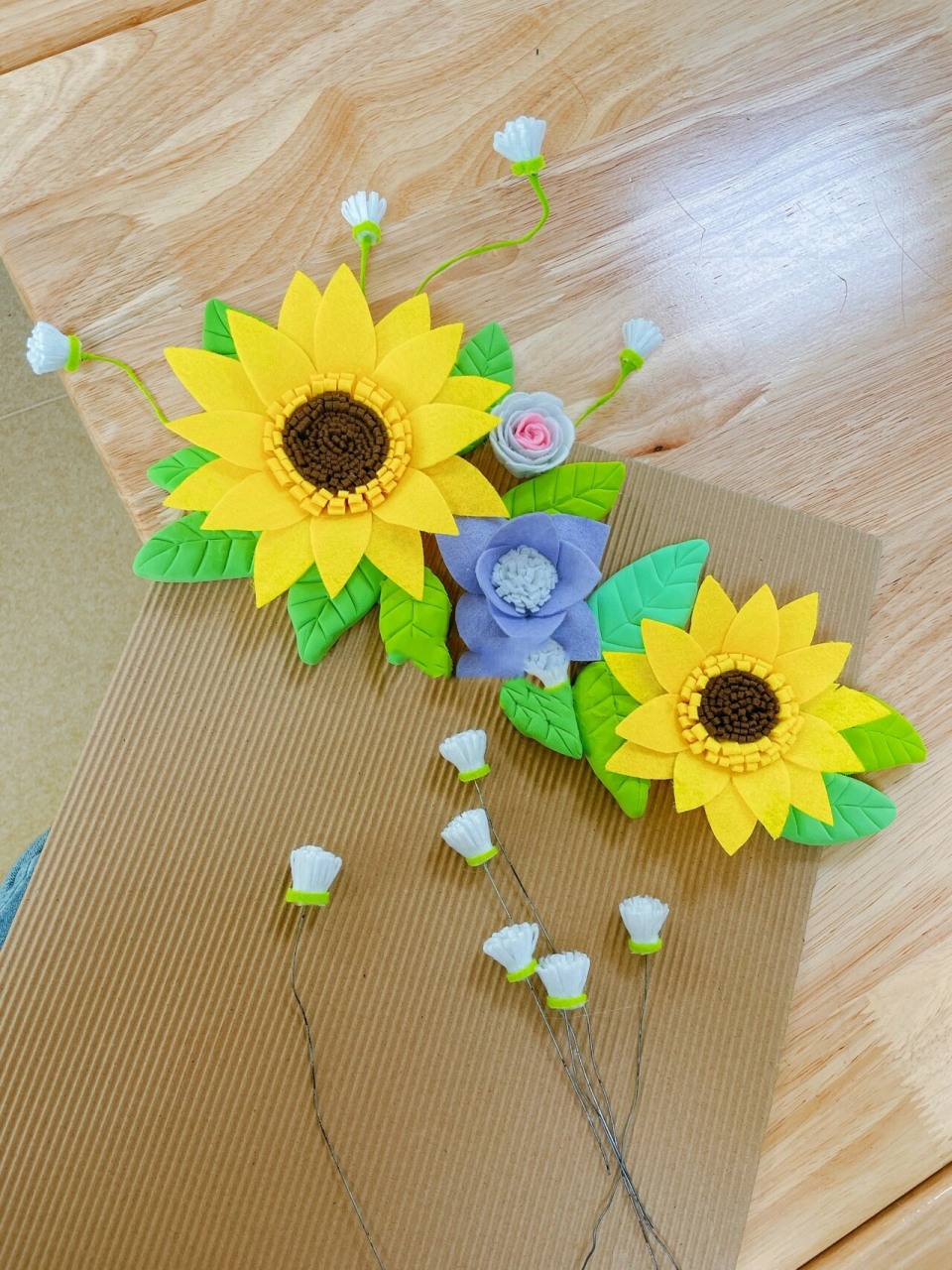 环创|幼儿园环创不织布制作向日葵(附教程) 简单易做的向日葵 跟着