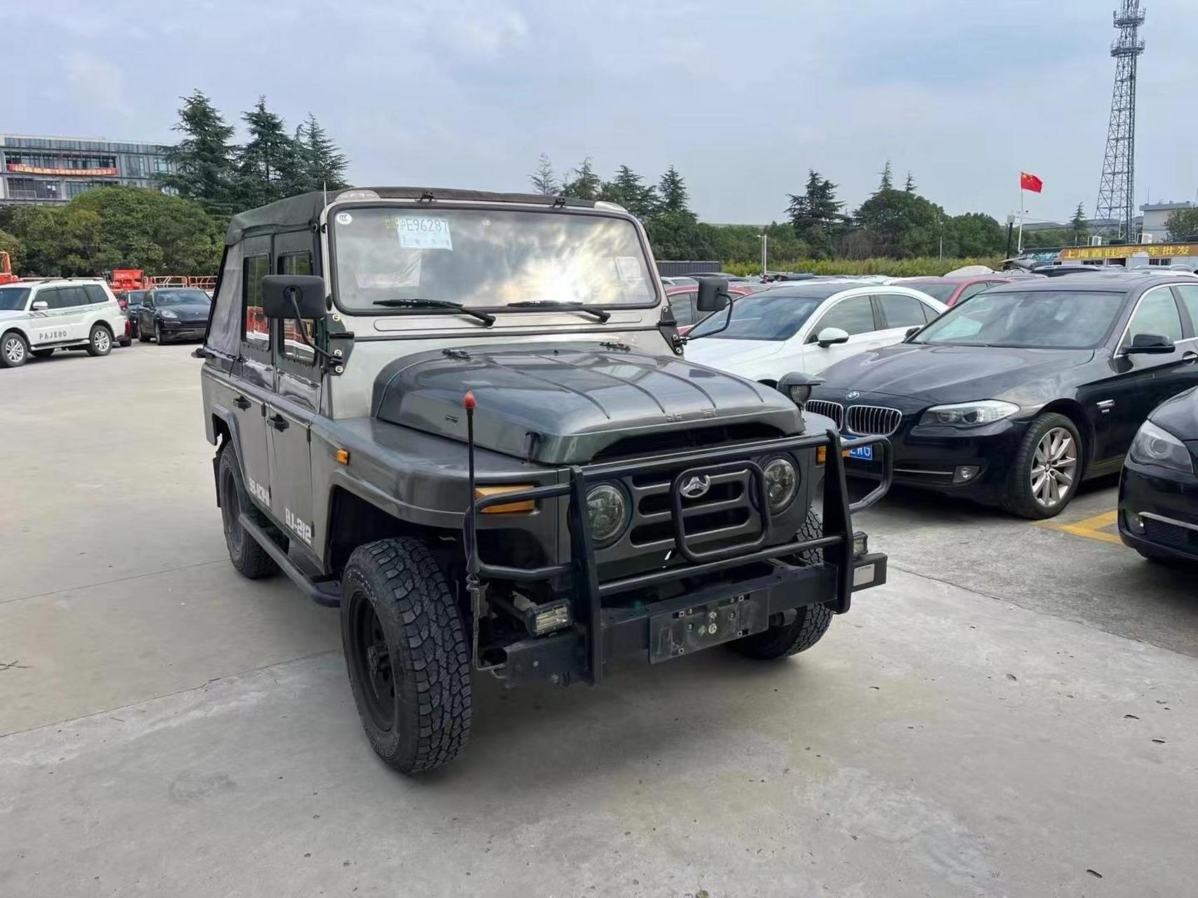 北汽212.简称二蛋.2.0手动四驱.敞篷版.沪牌一手.3万公里.