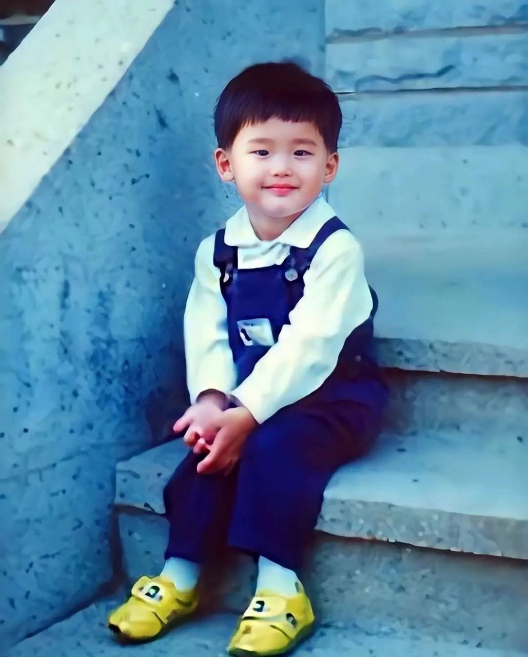 从小到大都这么可爱的硕070707 #李钟硕小时候# #可爱到爆炸