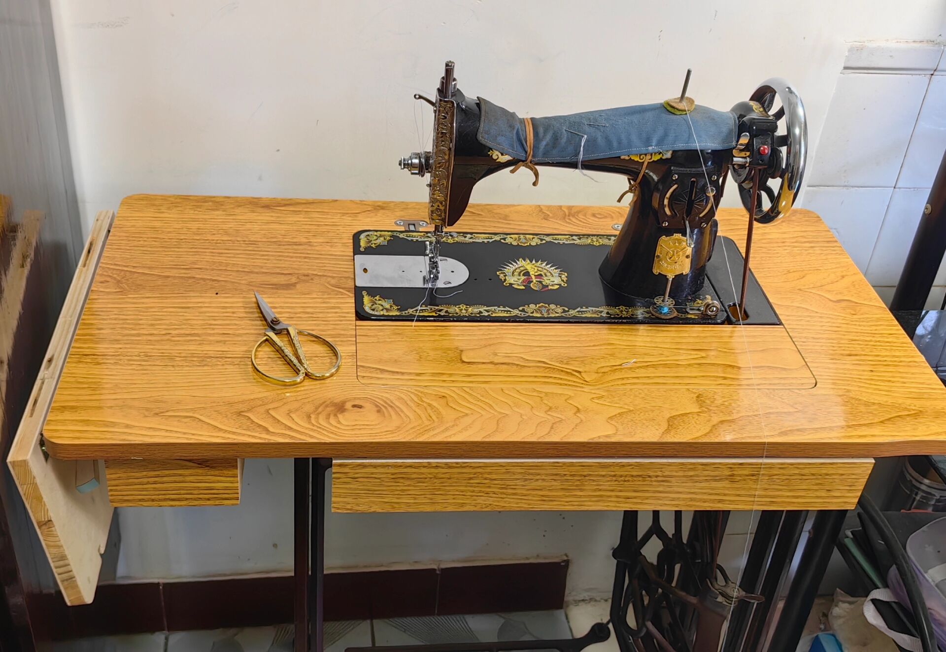 老物件—飞人牌缝纫机