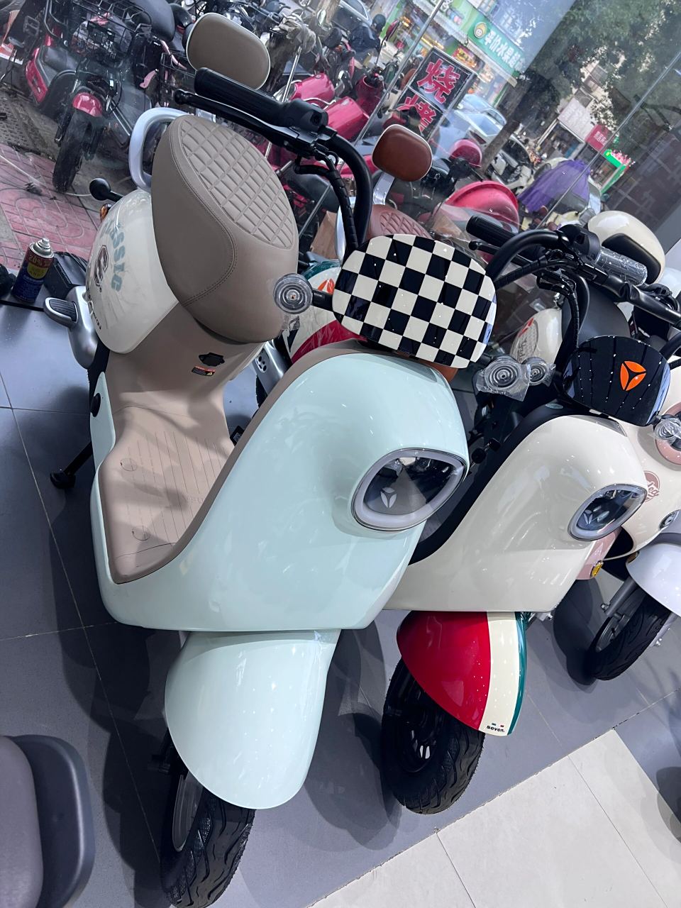 雅迪电动车 续航一百公里