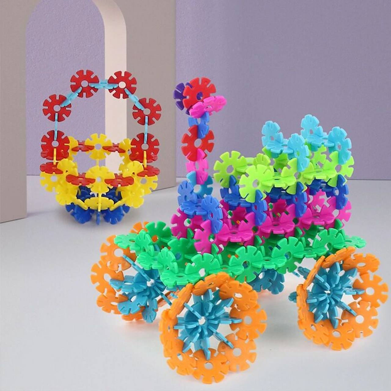 铭塔雪花片,它形似雪花,由五颜六色的pe材质制作,厚度增加,软硬适中