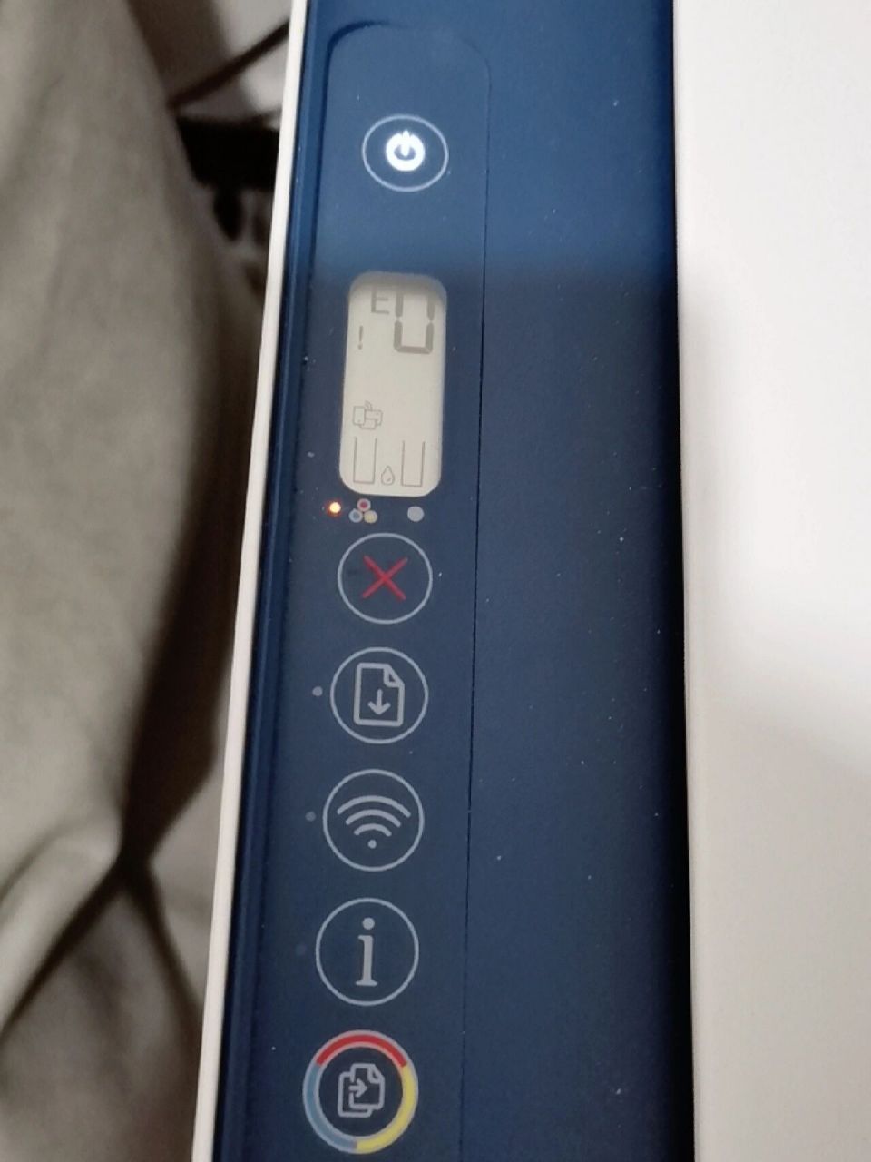 惠普2723显示e0还有墨盒灯一直闪,哪里出问题了呀?