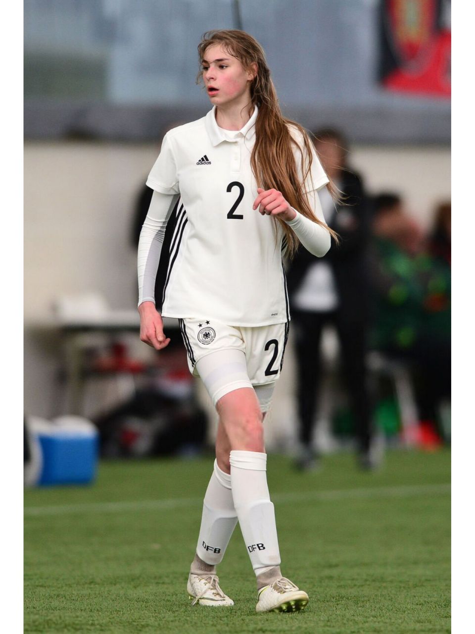 德国女足朱尔-布兰德,17岁少女时期 救命,这也太美了吧!