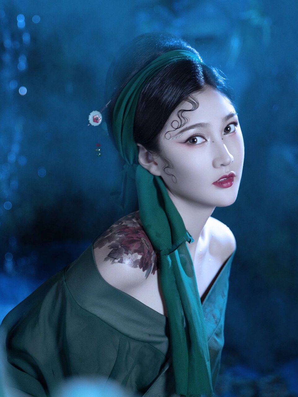 青蛇古风写真73做人哪有做妖有趣!