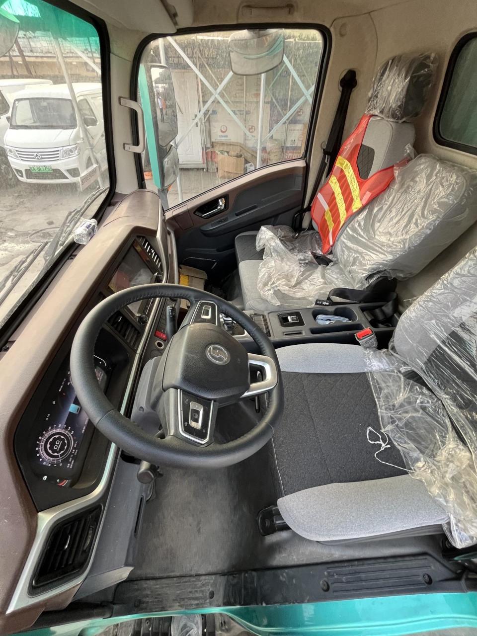 2022年12月 陕汽轩德e9纯电动4米2箱货 搭载98.