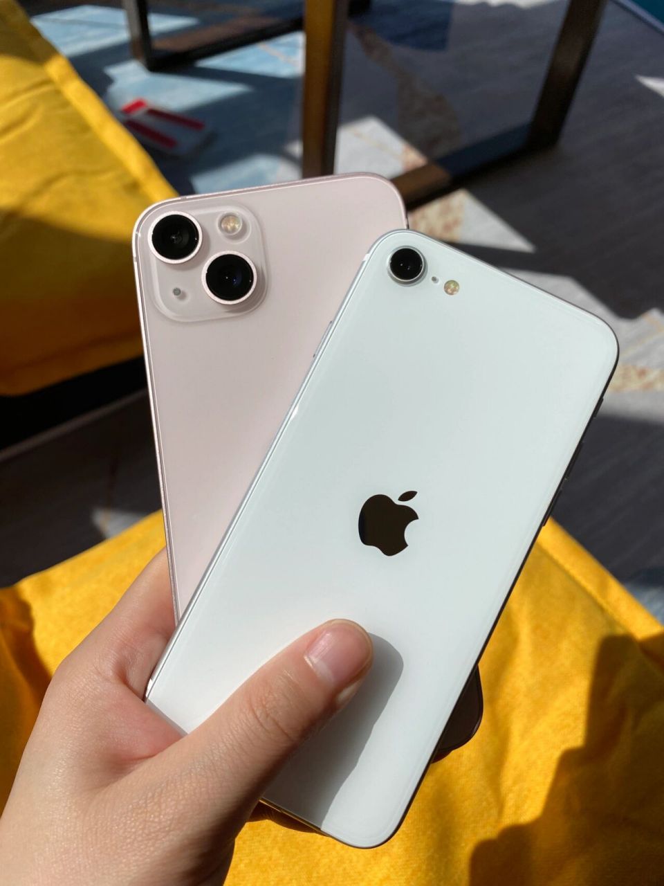 买手机选择iphone se3还是12mini?