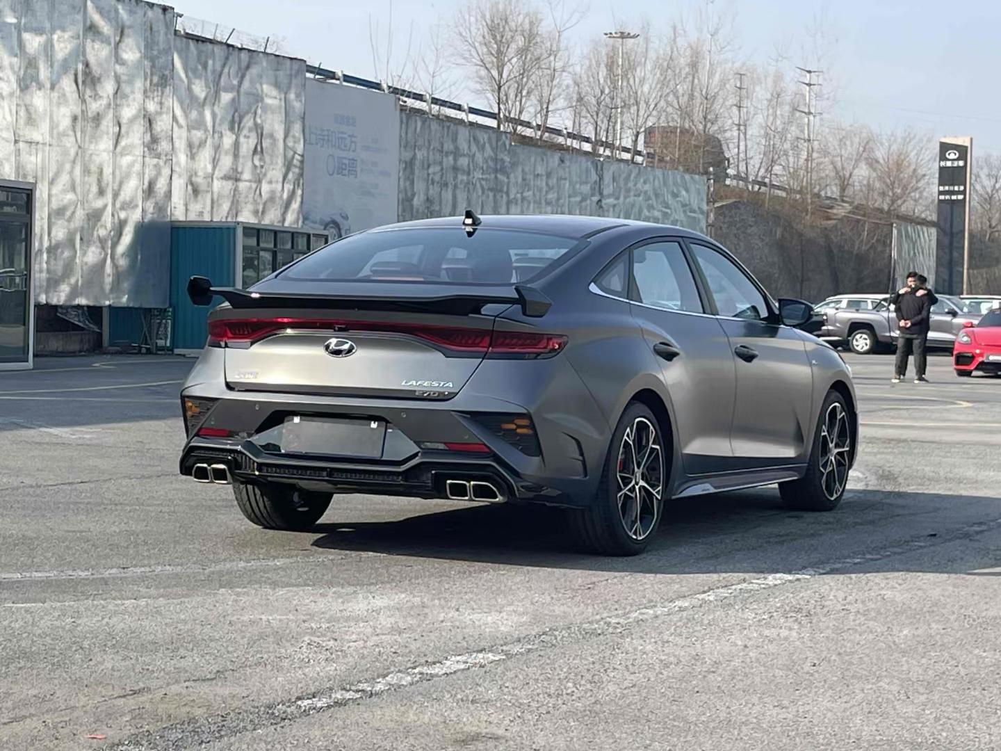 现代菲斯塔最顶配,带方向盘加热,无线充电,配置到顶,1.