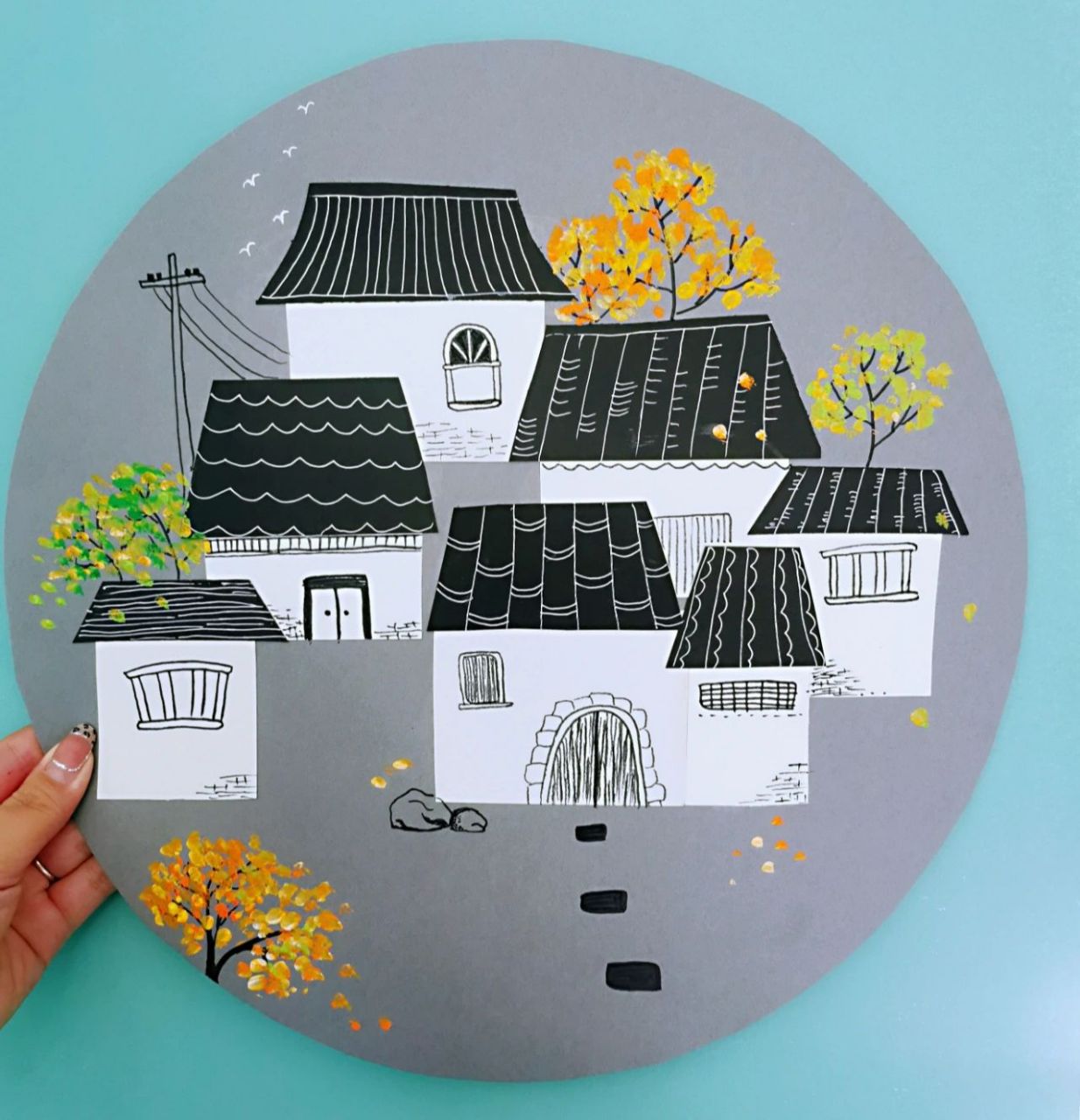 简单的剪纸拼贴画—《小村秋色》4-6岁 1.