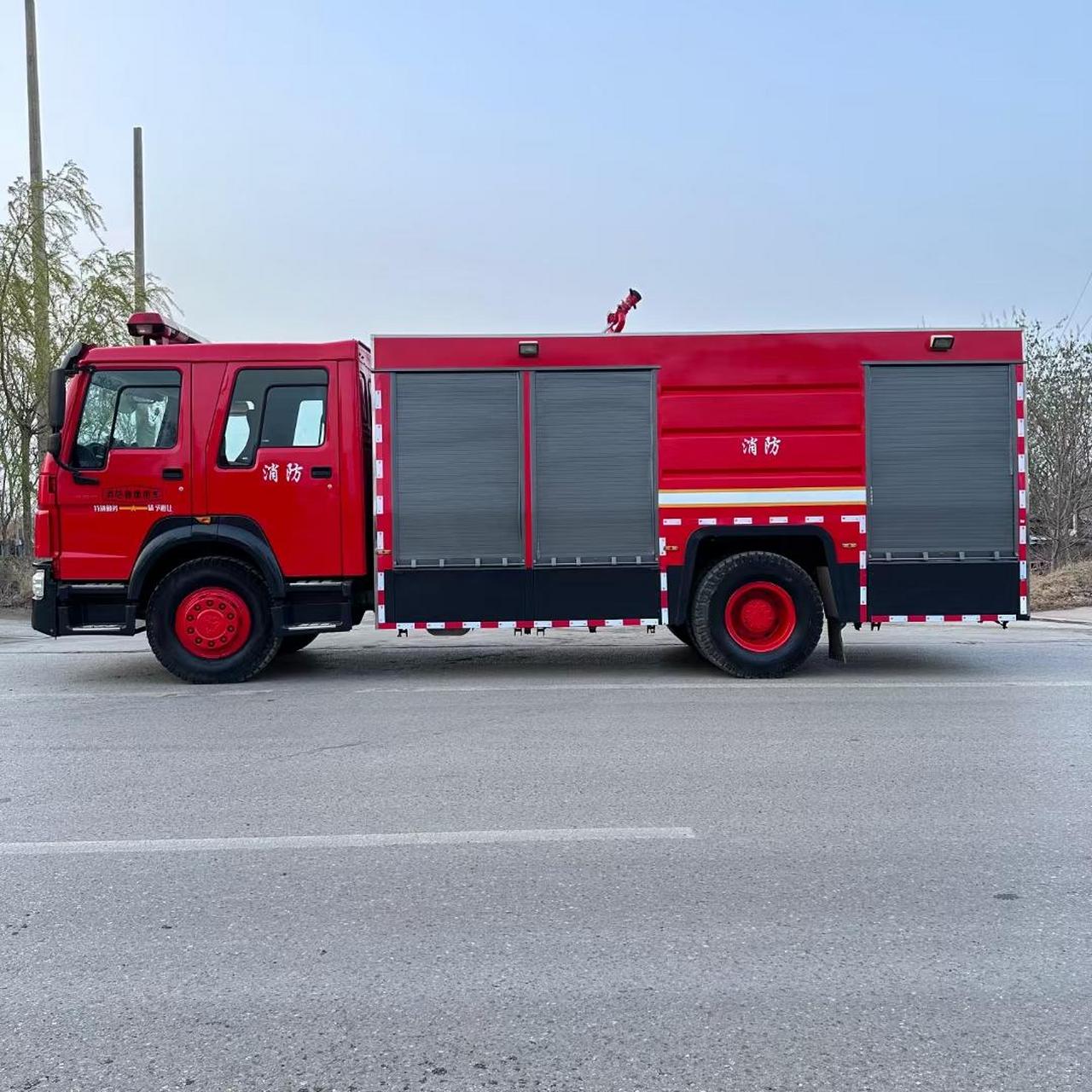 极品新款重汽豪沃泡沫消防车,陕西银河消防科技装备有限公司生产02