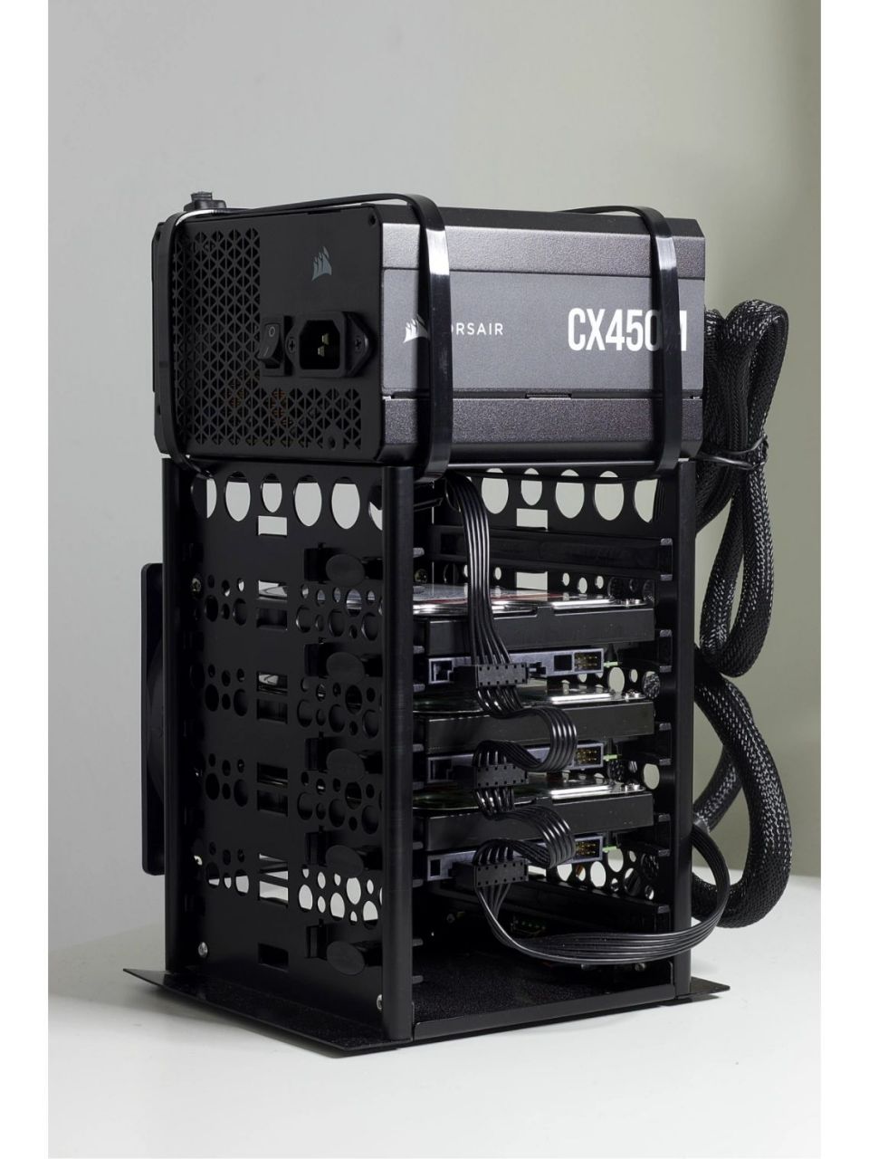 自己又另外去买了三个2t的hdd,pci-e sata卡,独立硬盘电源和硬盘架子.