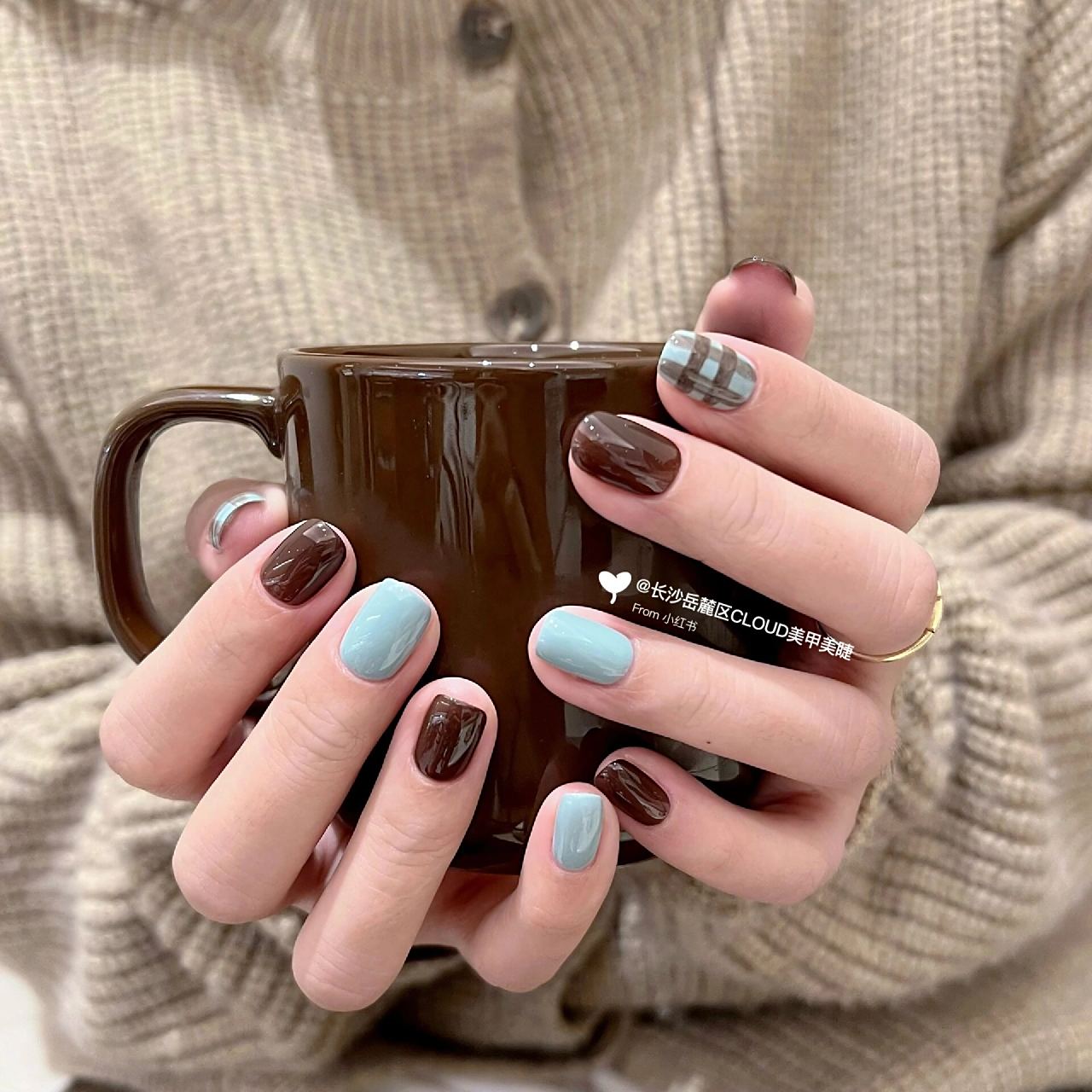 黄黑皮适合的秋冬美甲97做完闺蜜追着问 99hello姐妹们我又又又来