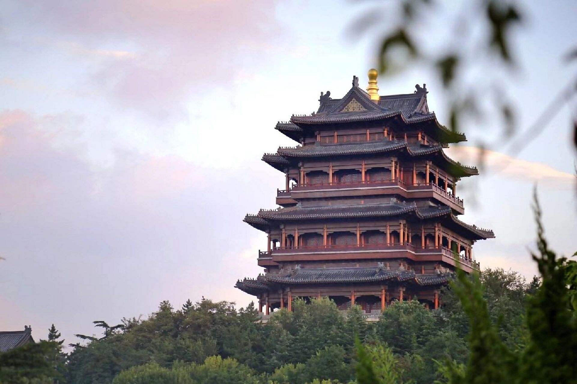 威海必去的一百个打卡地(6)环翠楼公园 在威海一定要去免费景点环翠楼