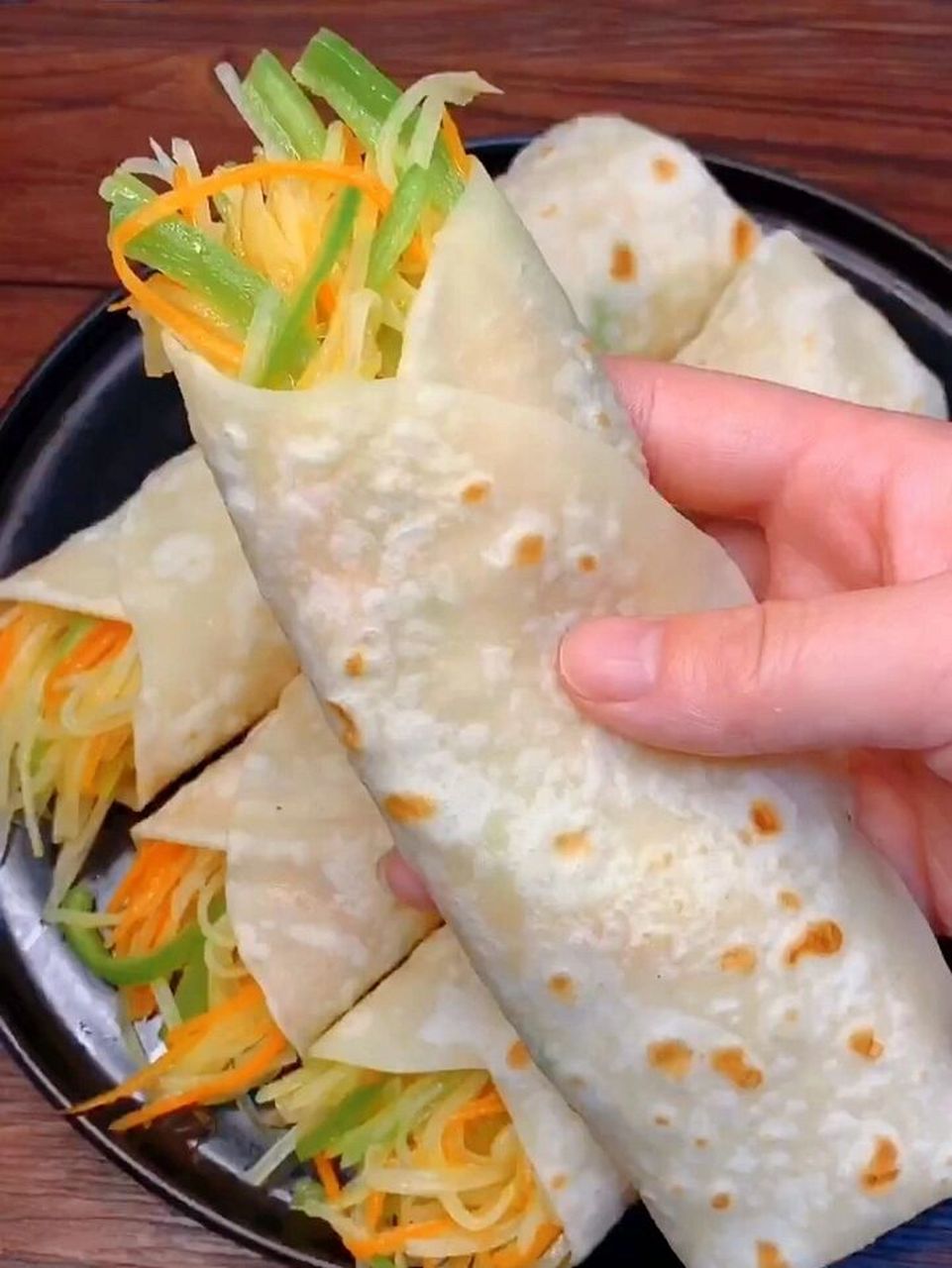 97土豆丝卷饼|一次炫3个90超好吃 今天我做了大部分人都爱吃的