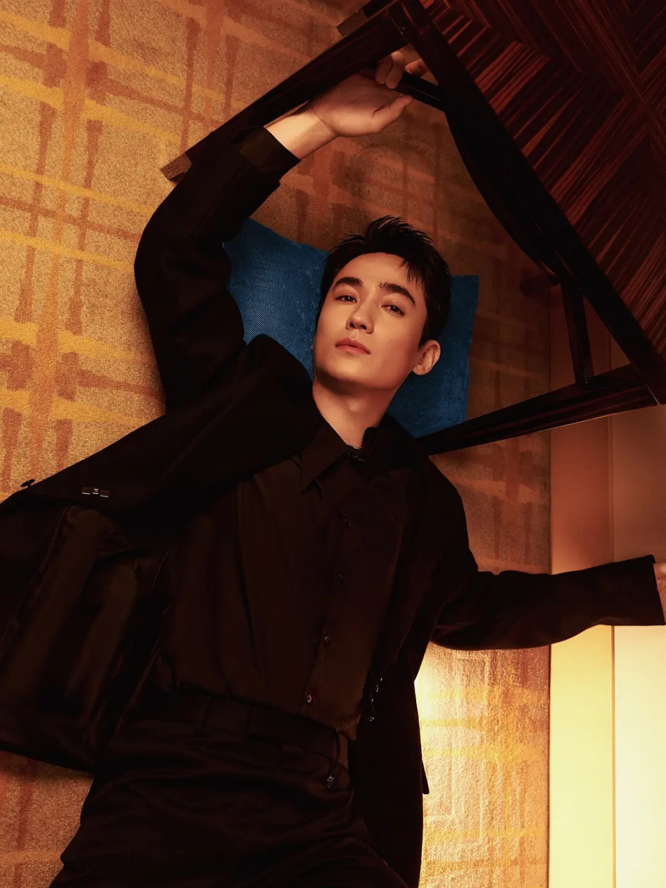 朱一龙0416生日快乐 演员@朱一龙 生日快乐98  93生活和电影,哪