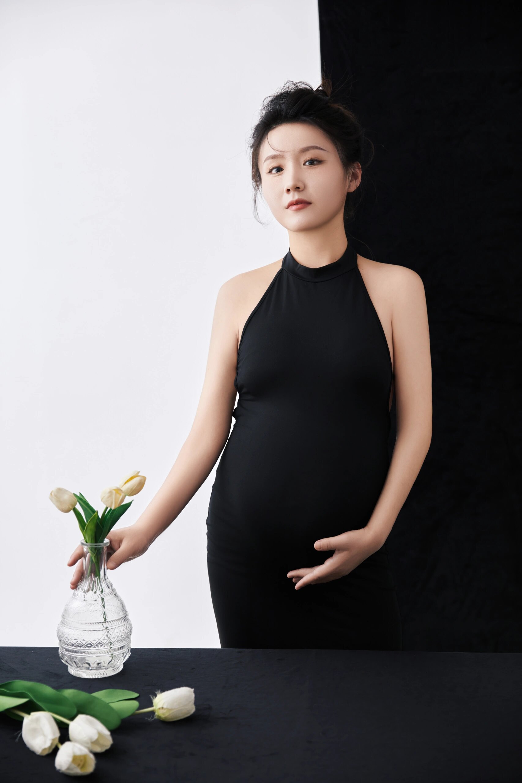 黑色礼服孕妇照