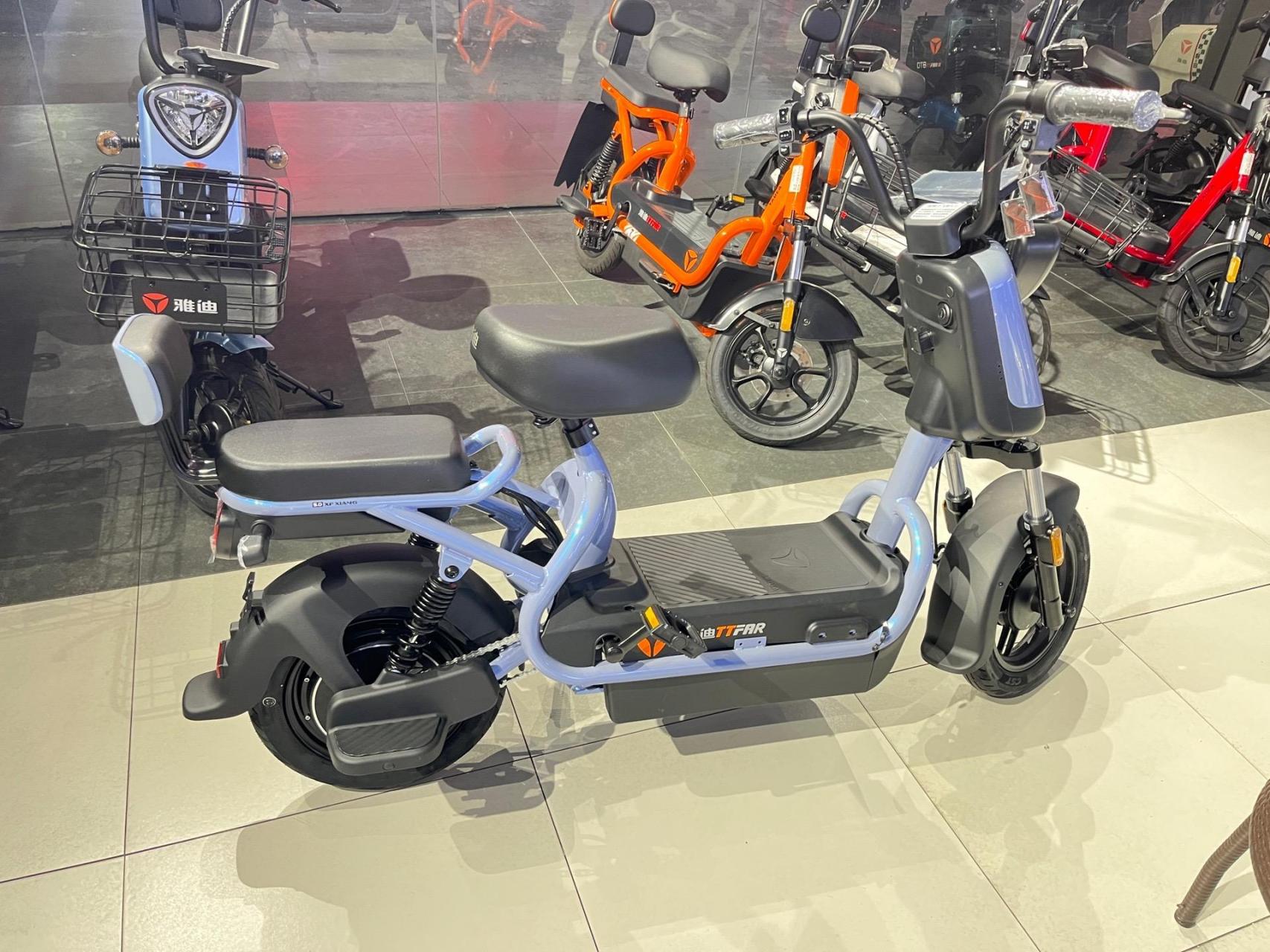 雅迪冠能小飞象5.0.续航超长,轻松破百.