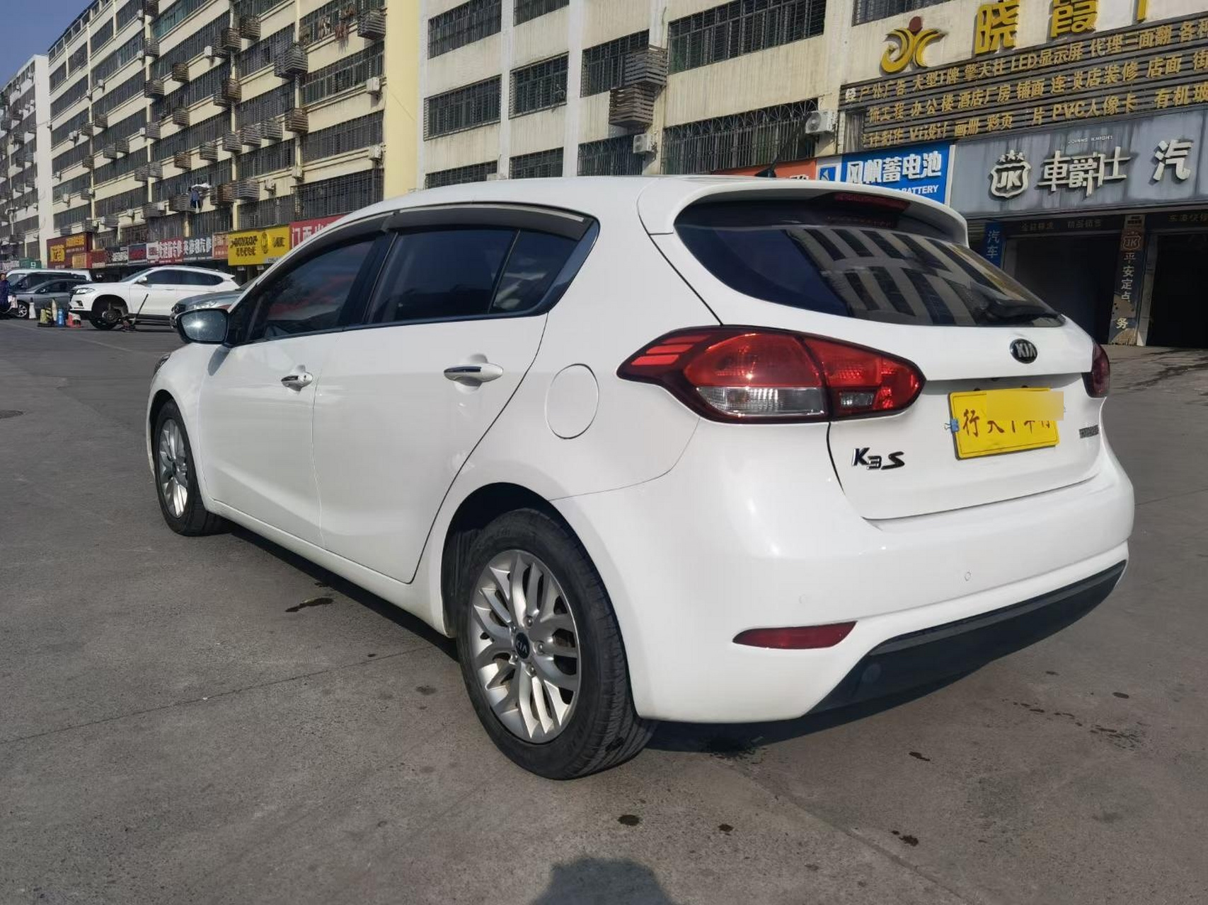 15年起亚k3 两厢代步练手首选  1.