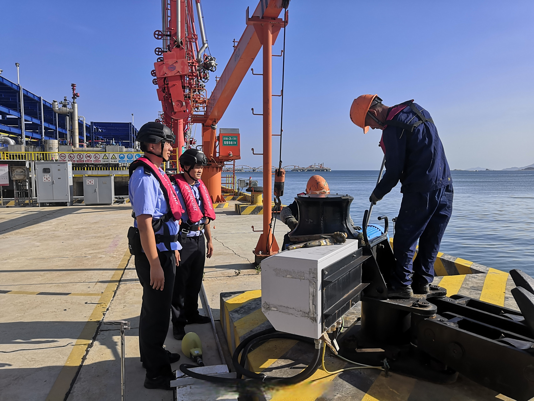 nia一线直击#【厦门边检总站全力以赴防范台风"杜苏芮"来袭】 今年第