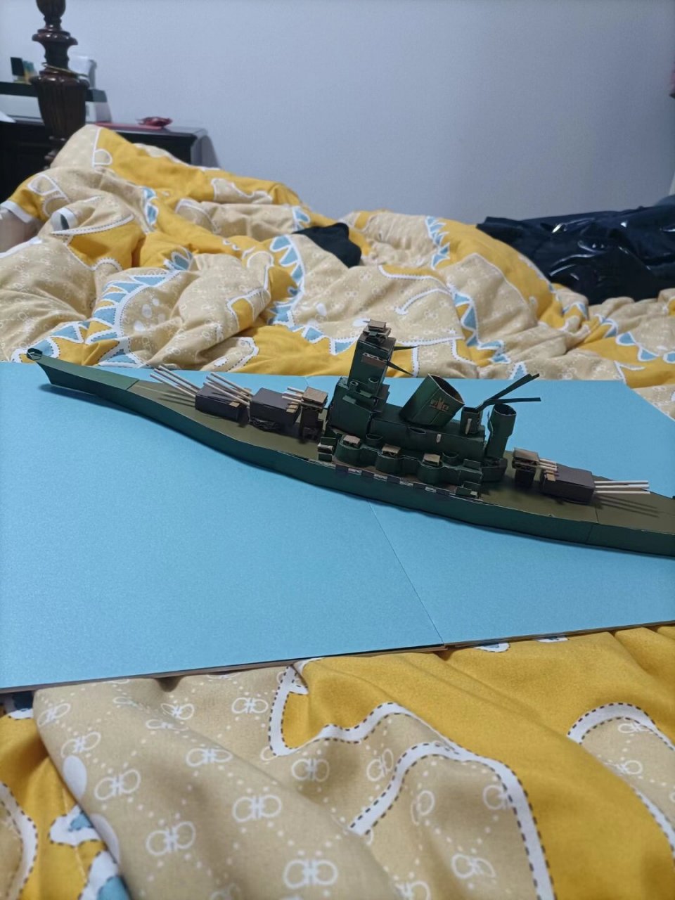 手绘图纸纸模型 大和号战列舰 主要武器:三座三装460mm舰炮 辅助武器