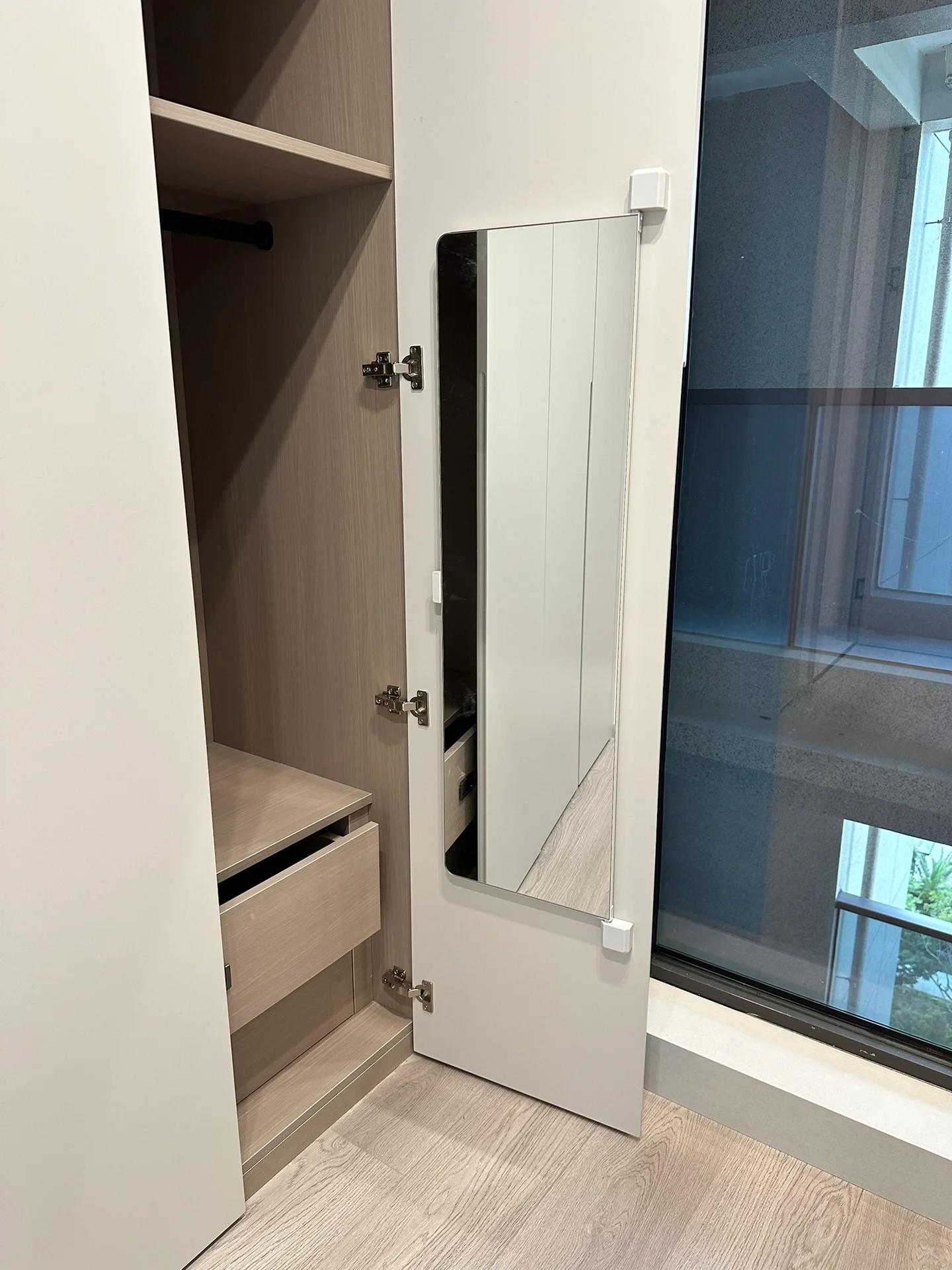 衣柜柜内穿衣镜 比起柜抽拉的穿衣镜,更加推荐这种轻巧可以装在柜门