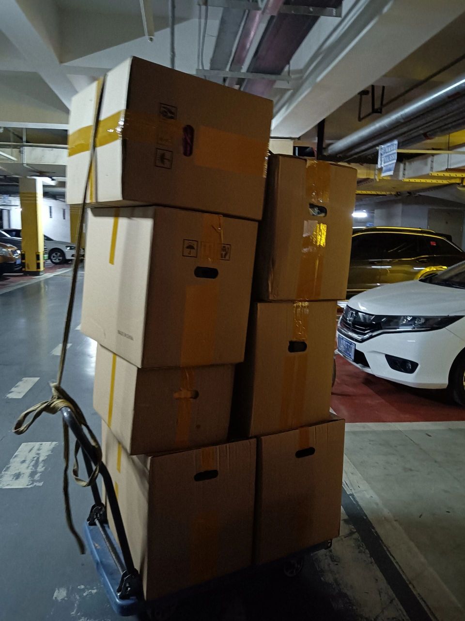 成都搬家拉货面包车搬家货车搬家 今天晚上在大丰帮老客户搬家,东西