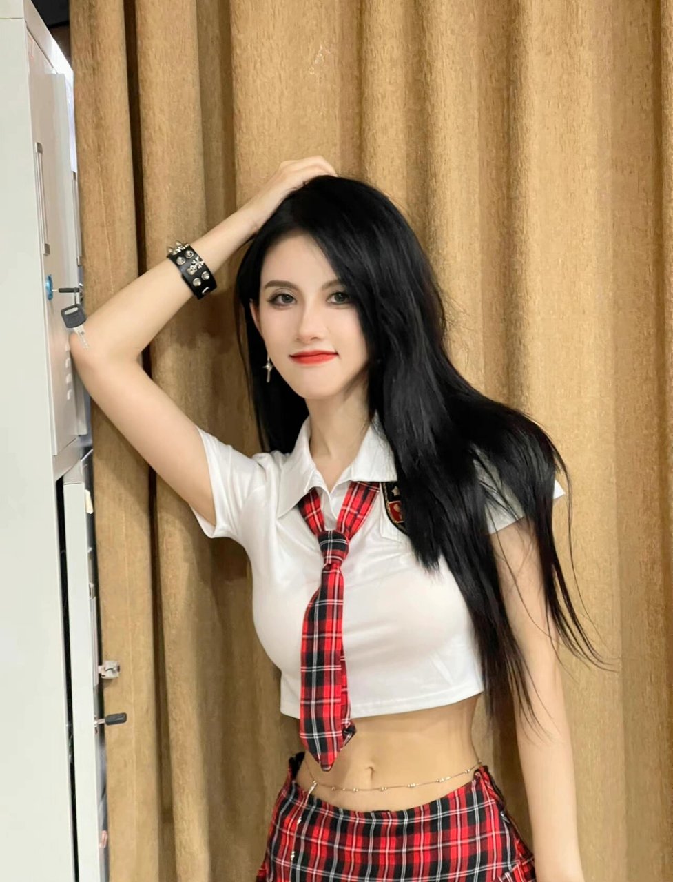 刘倩倩教你如何拥有a4腰73 作为一名女团成员,身材管理真的很重要