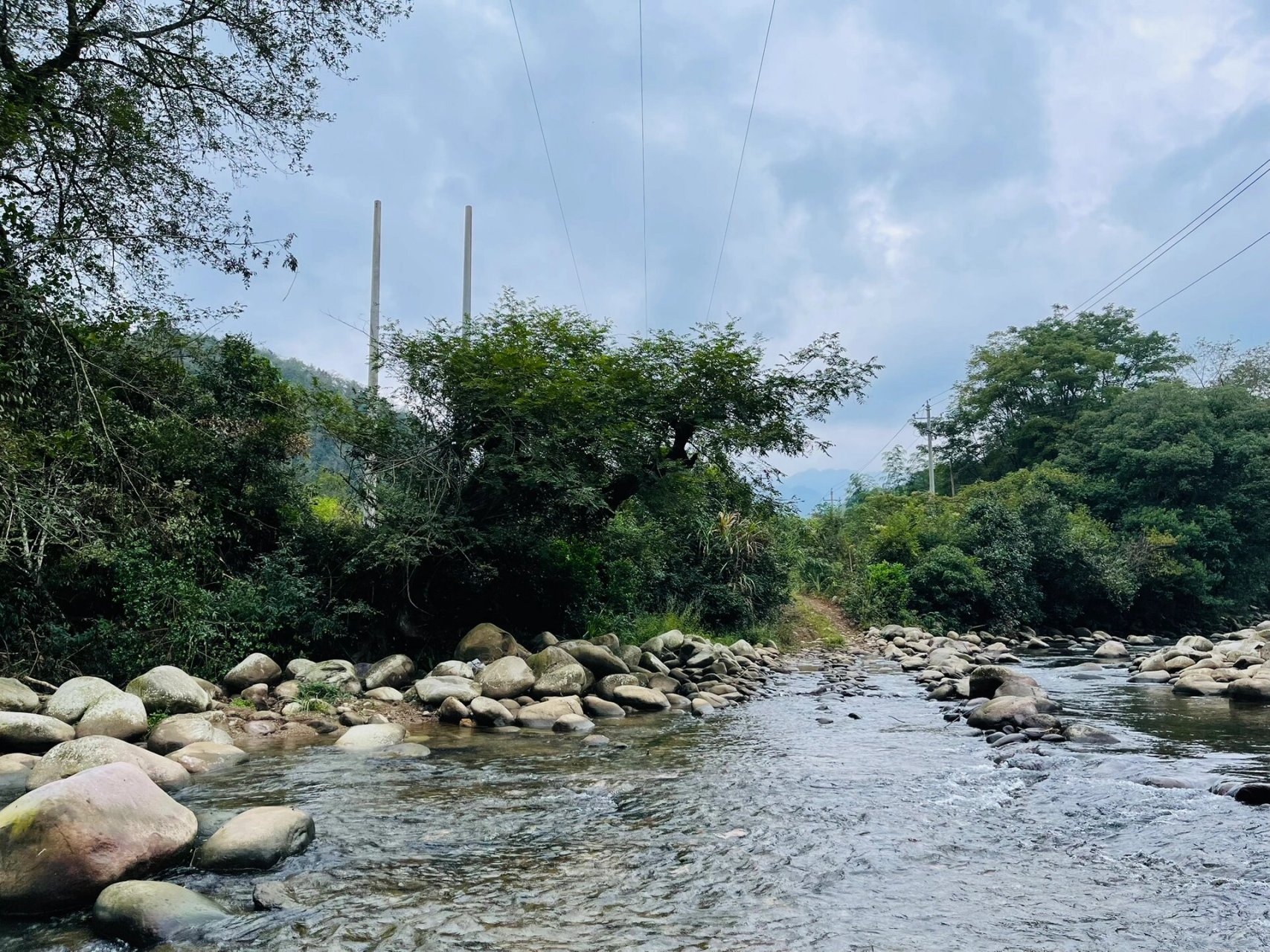 武宁县长水村 偶然发现一块纯净的村庄,位于江西省九江市武宁县长水村