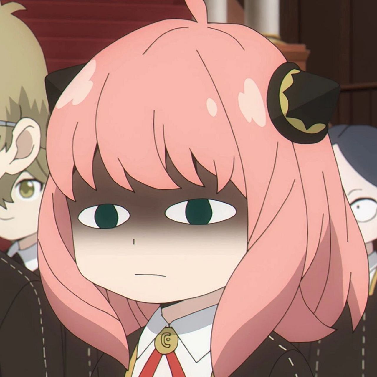 阿尼亚头像    拿图点赞哦宝们