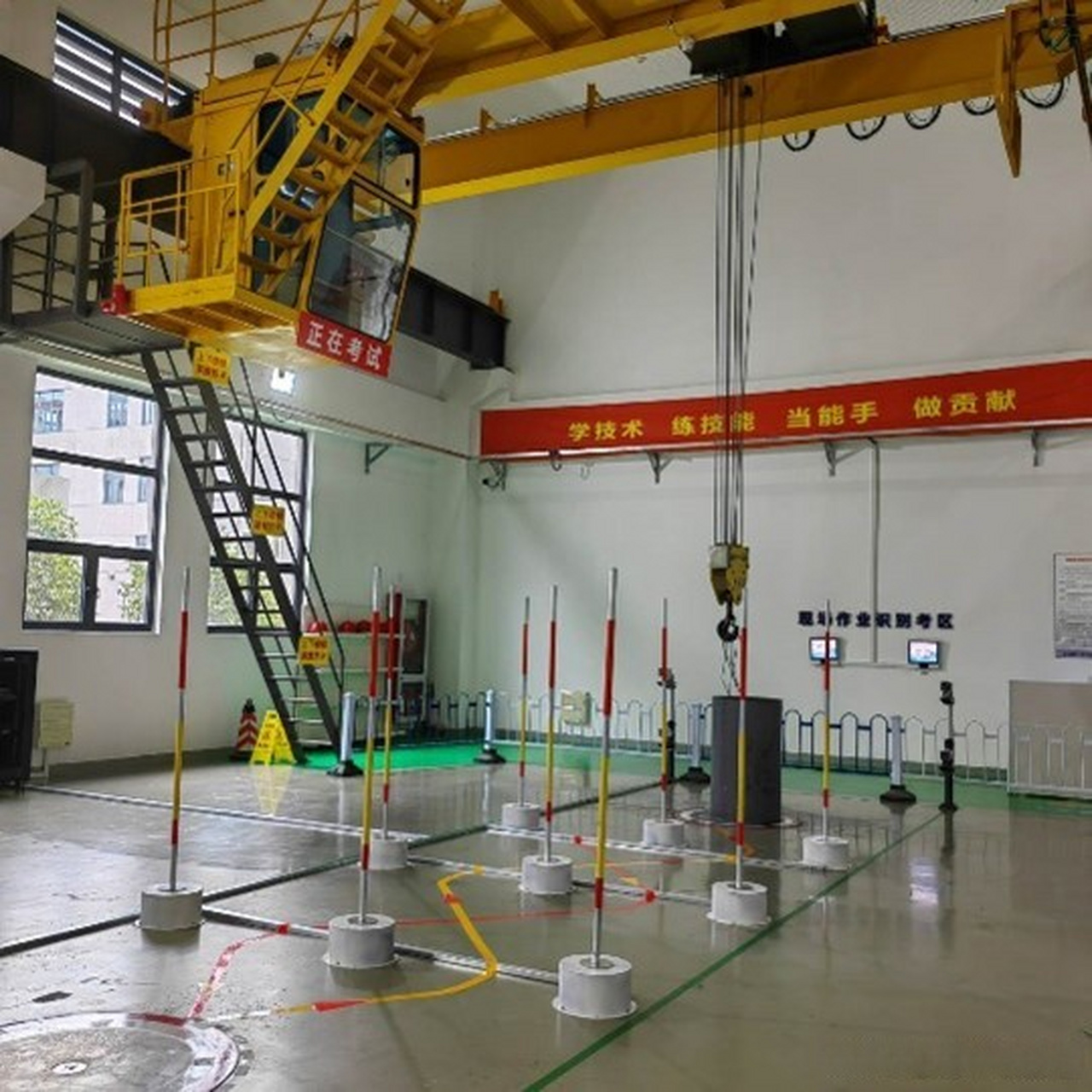 【桥式起重机司机智能化实操考试系统投入试运行】为进一步提高桥式