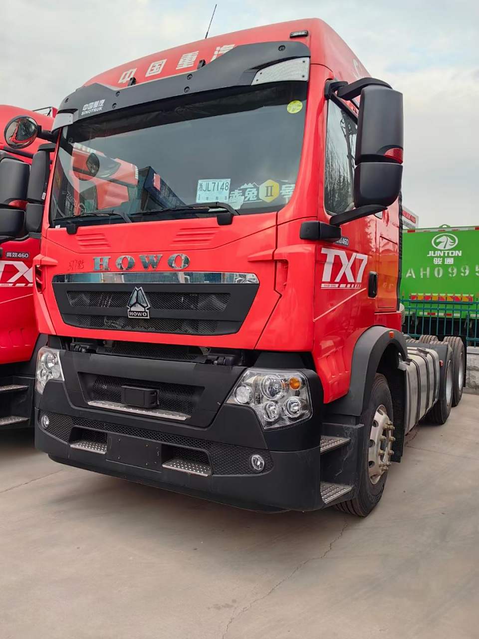 重汽豪沃国六tx7牵引车