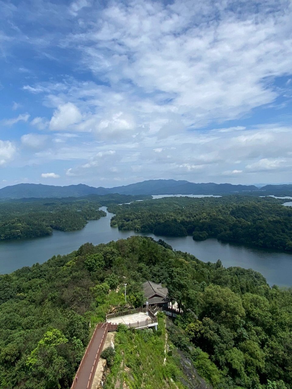 仙女湖(三) 江西省新余市仙女湖龙王岛位于仙女湖湖内的中心部位,它的