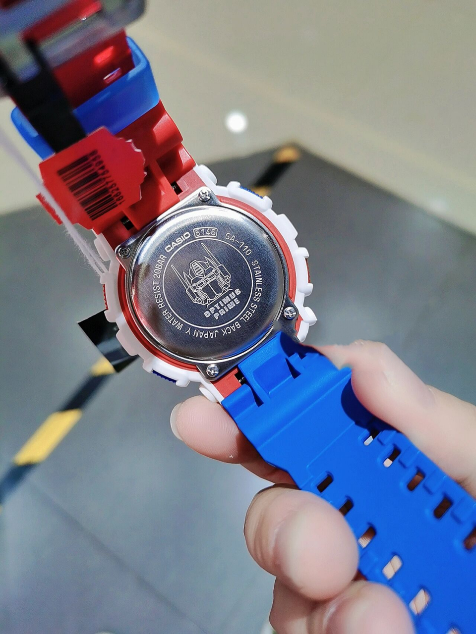 【擎天柱】 6015ga-110opt22-7b 09红 白 蓝 的配色 来体现汽车