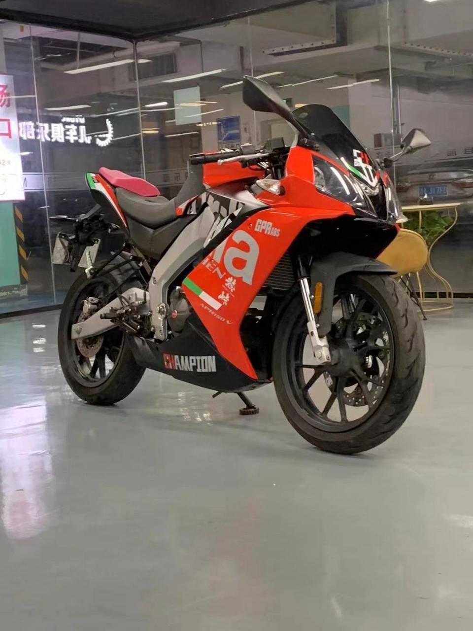 21年阿普利亚gpr150abs顶配版  行驶6900公里 万转小钢炮  性价比高