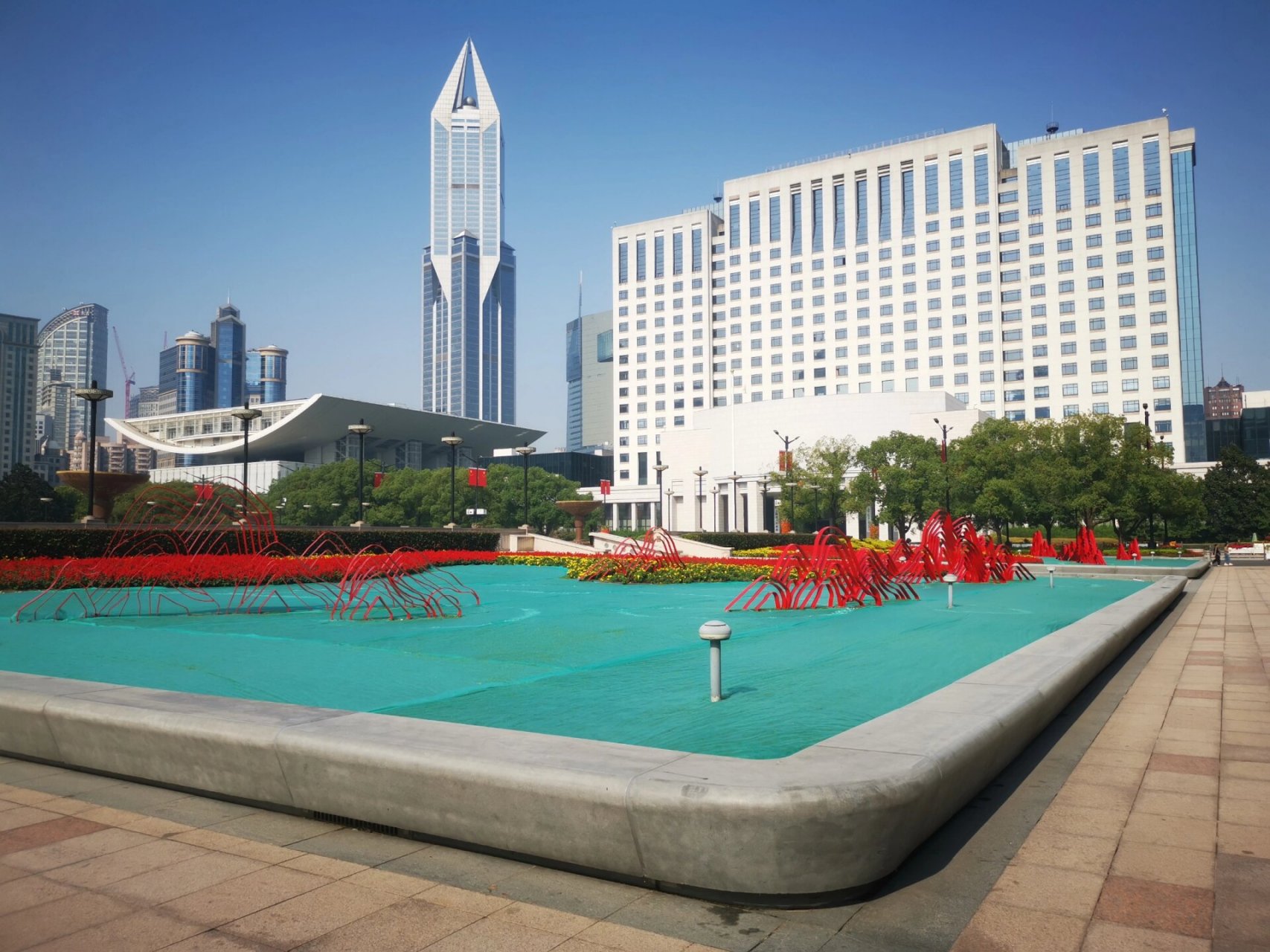 上海市人民广场—我的100景之029  上海之行在南京路外滩结束后,坐二