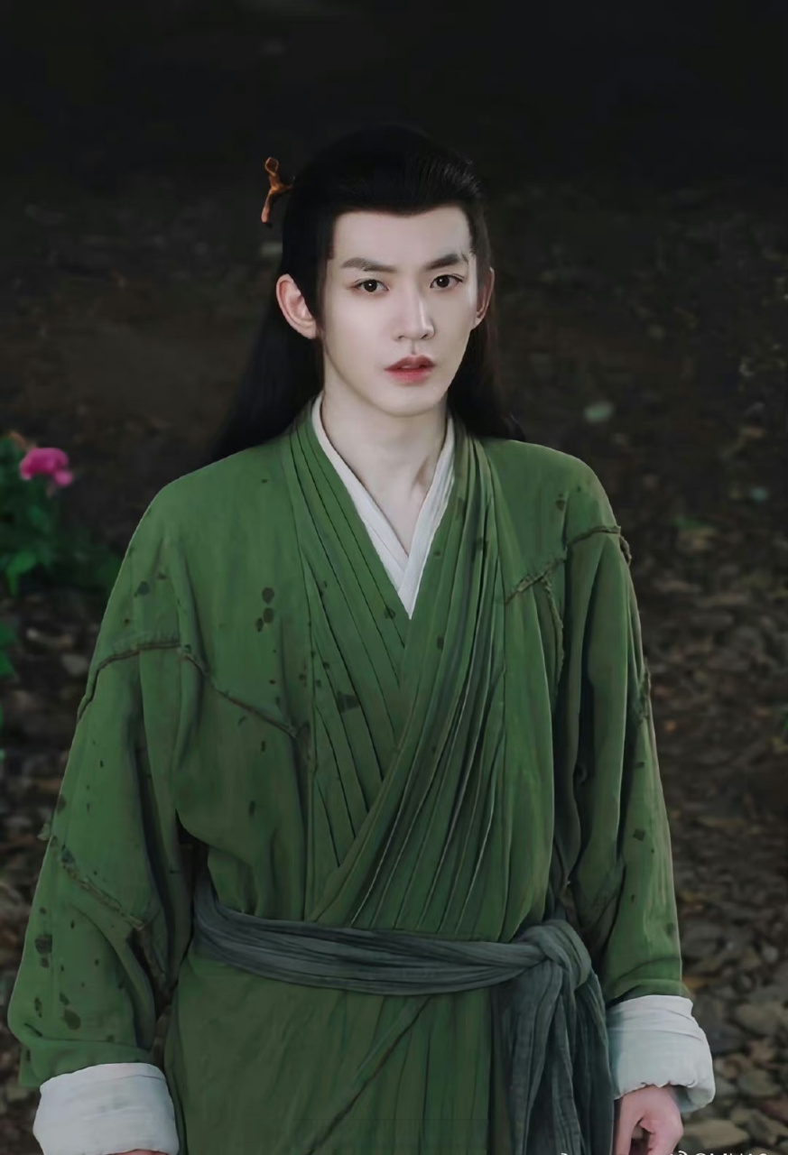 邓为#漫天翻,只翻出这几张青衣系列剧照了[心]@演员邓为  #邓为