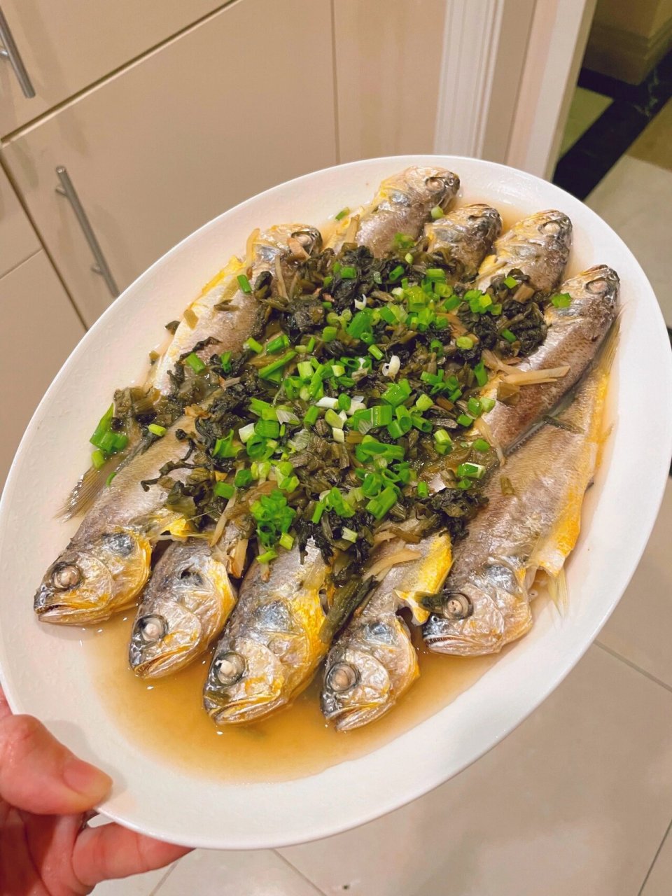 今天管够61雪菜蒸小黄鱼 方便又好吃还零失败 做法: 1.