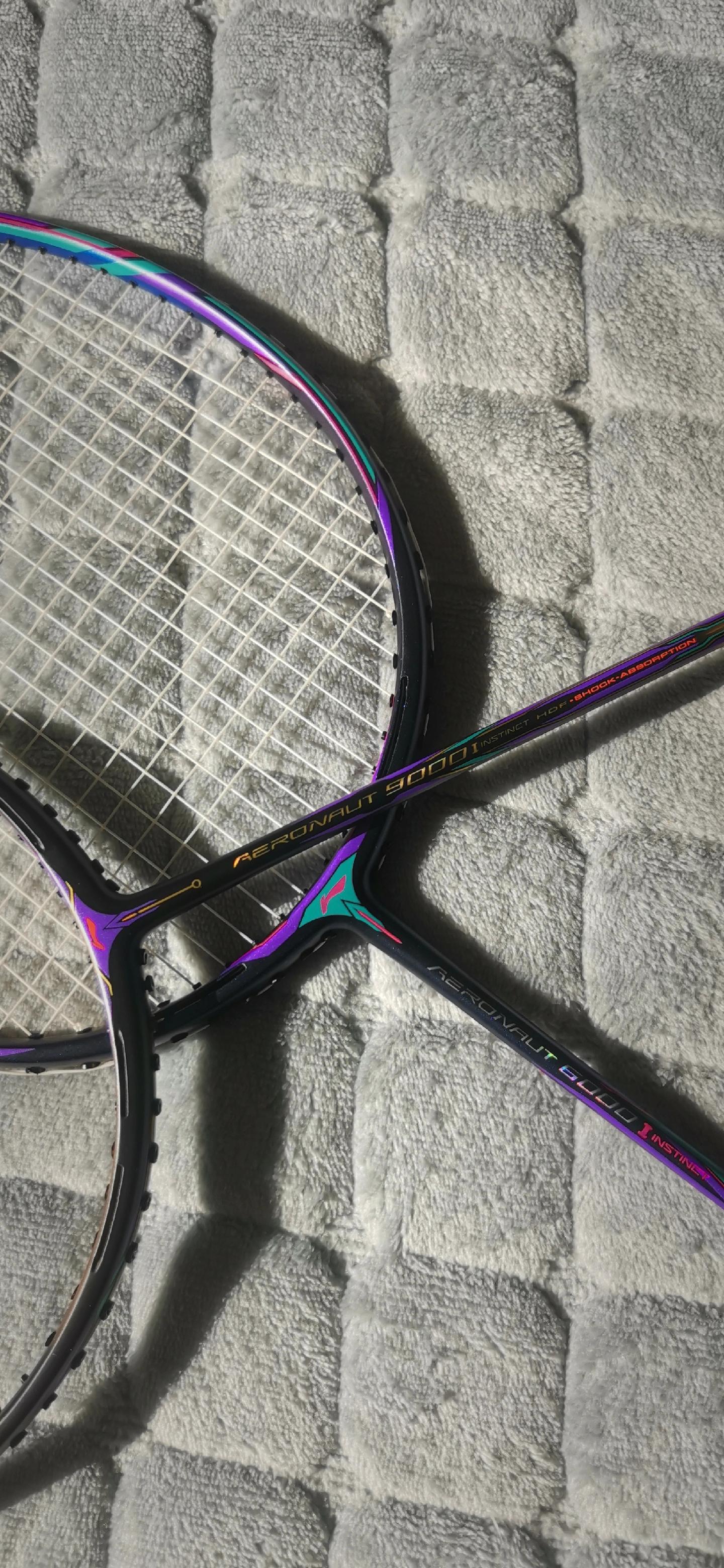 李宁风动6000i与9000i,哥哥与弟弟都是高颜值,你更喜欢哪一把球拍呢