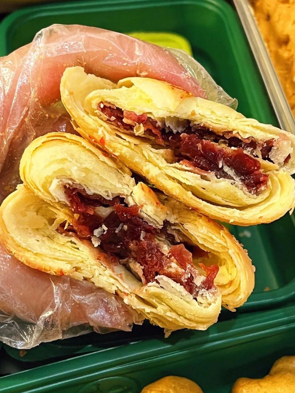 泸溪河月饼口味热量测评97爆浆月饼绝了 93限定月饼季来啦