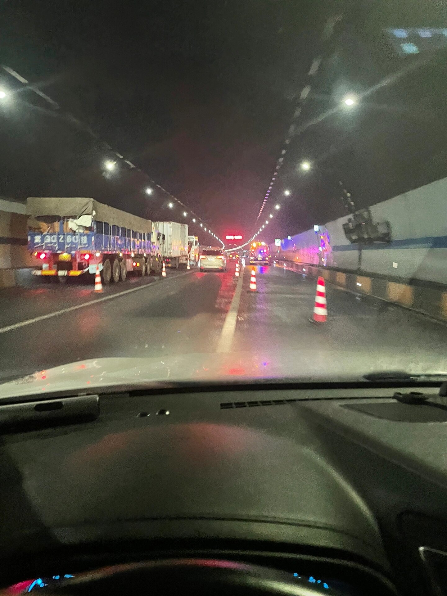 京礼高速 白羊城隧道事故