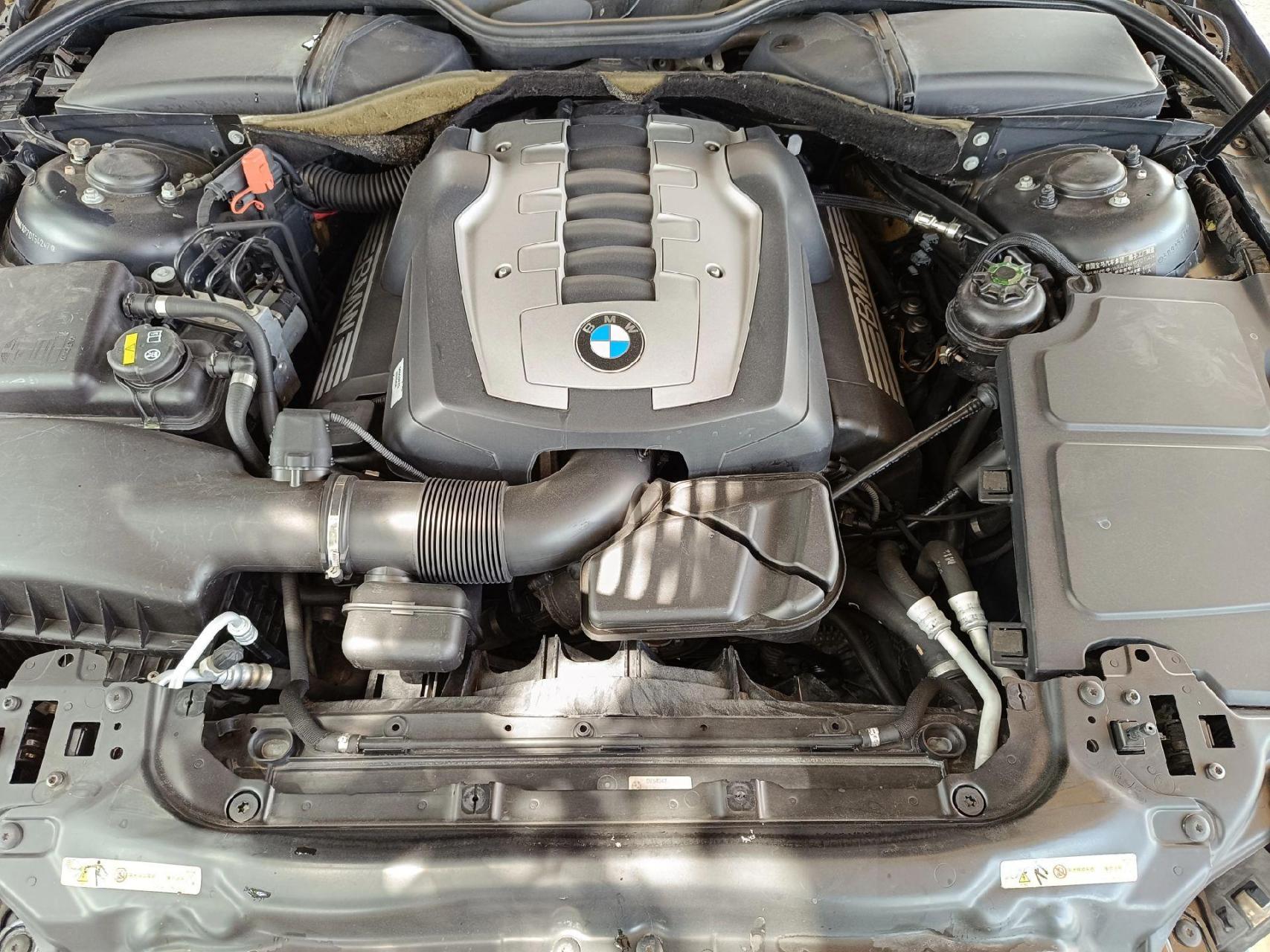 分享宝马 n62b40a 发动机号位置