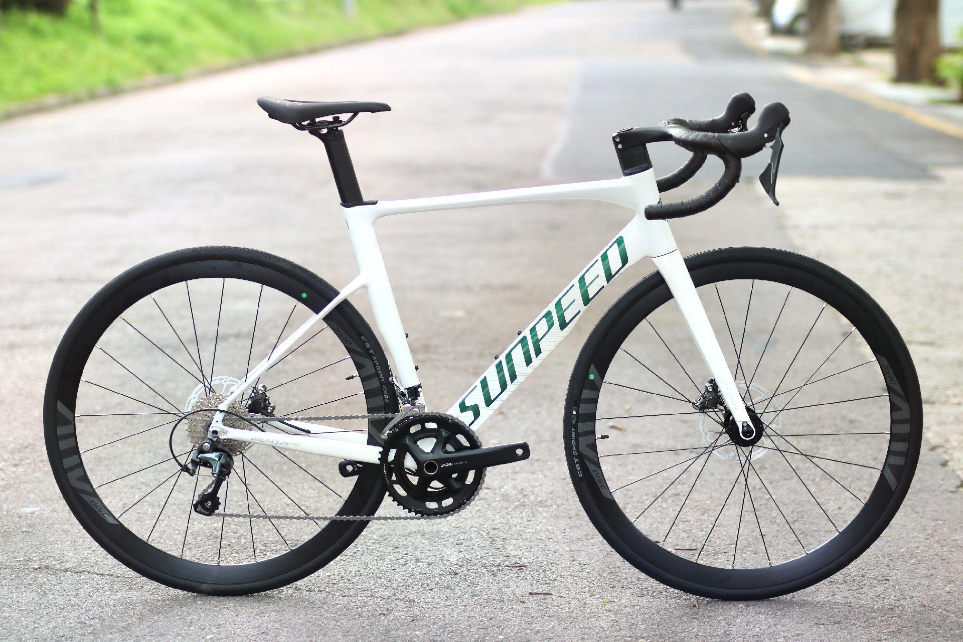 24款速比特银河sport气动油碟公路车.这个车价格便宜,4999元.