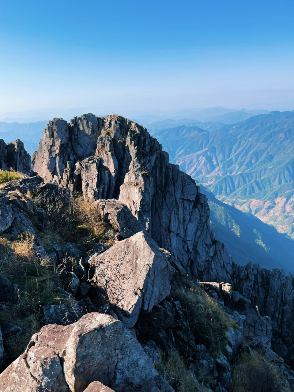 浙江最高的山峰图片