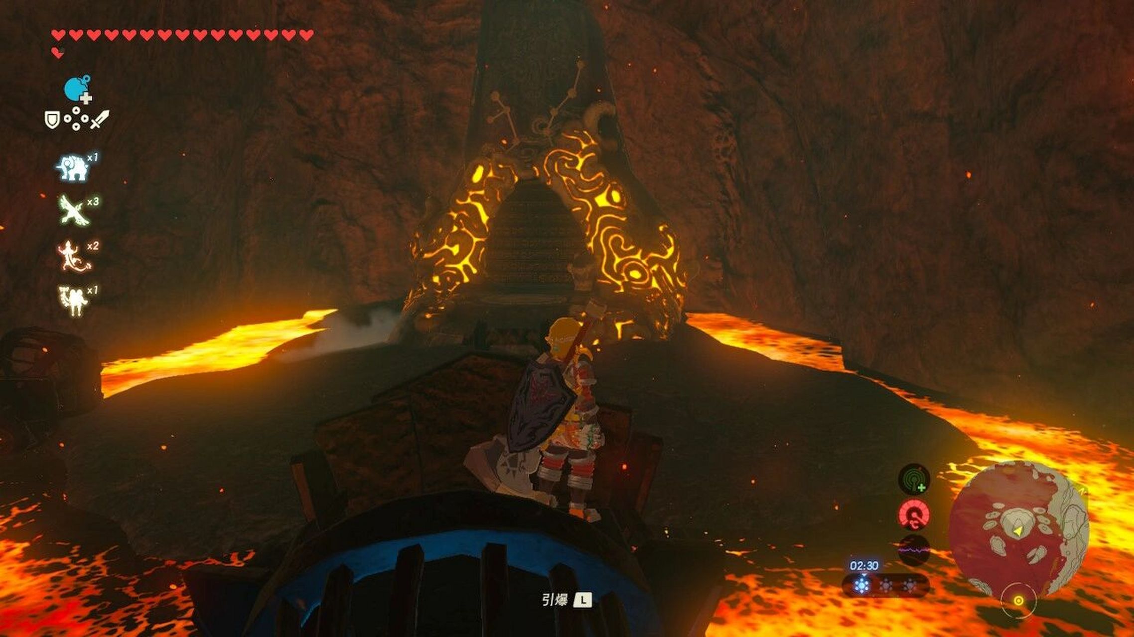 蟹蟹岛神庙有巨大的古代核心 我是在鼓隆城乱逛 看到了小矿车 好奇的