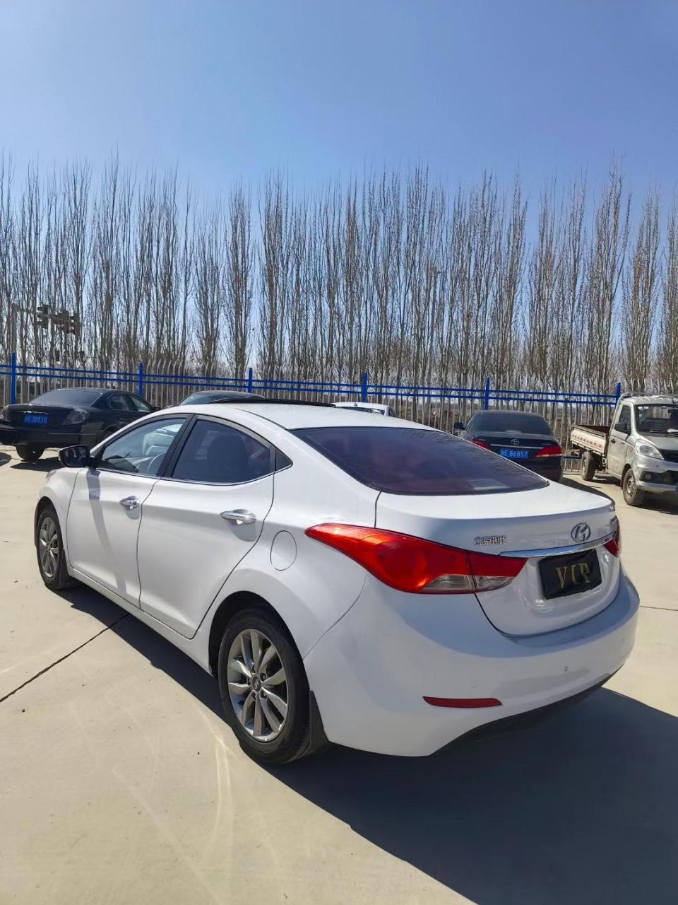 2016年1月, 现代朗动 手动挡 排量1.6天窗 多功能方向盘.