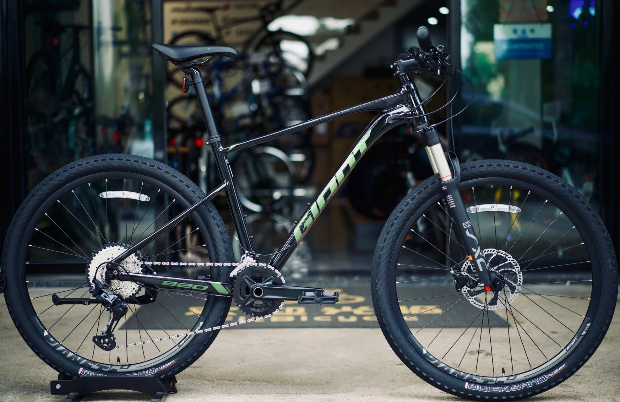 2024 giant xtc 820亮黑 giant xtc 820 【2024款亮黑】 售价5698